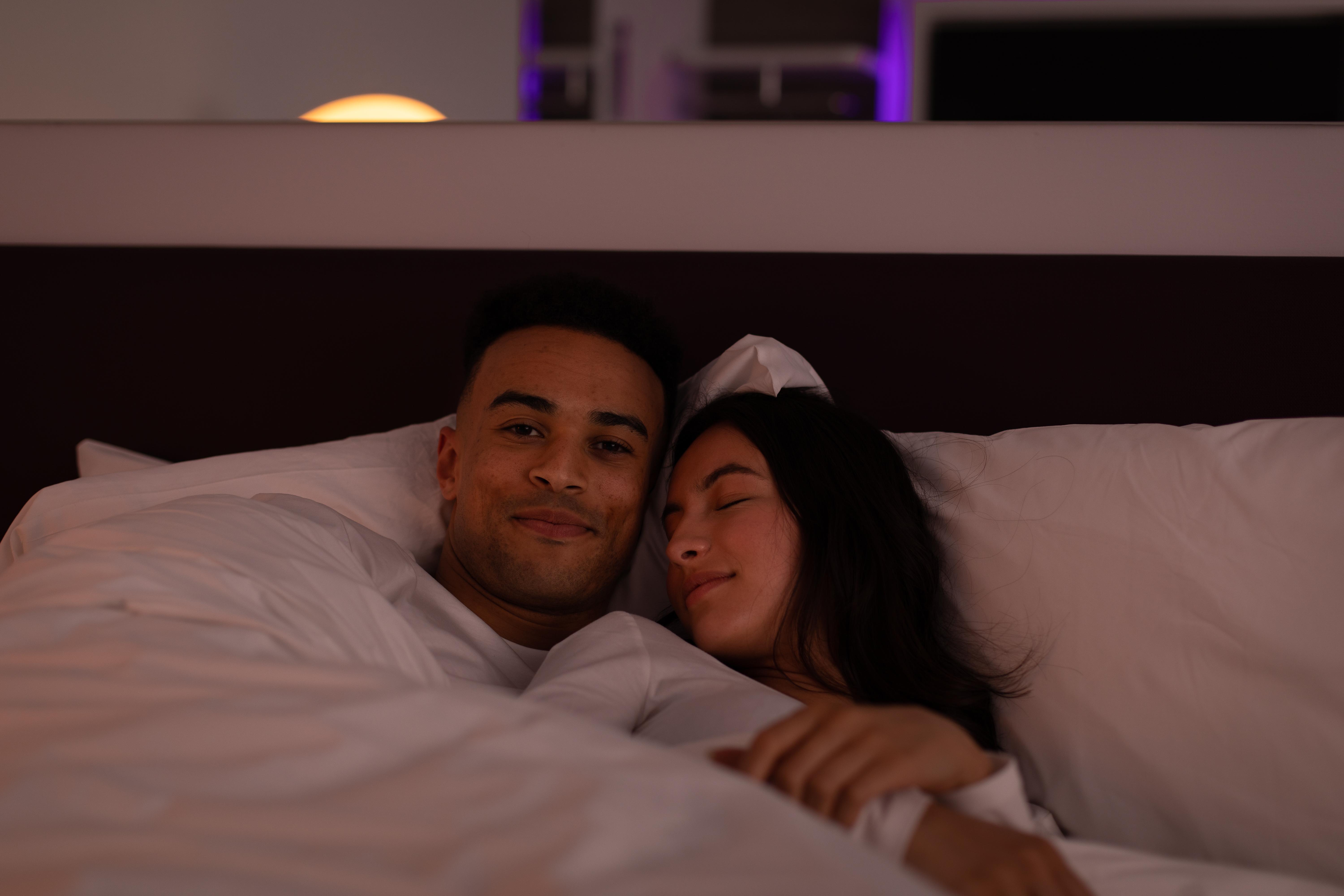 Yotel غلاسغو المظهر الخارجي الصورة "I'm so happy to be with you."
