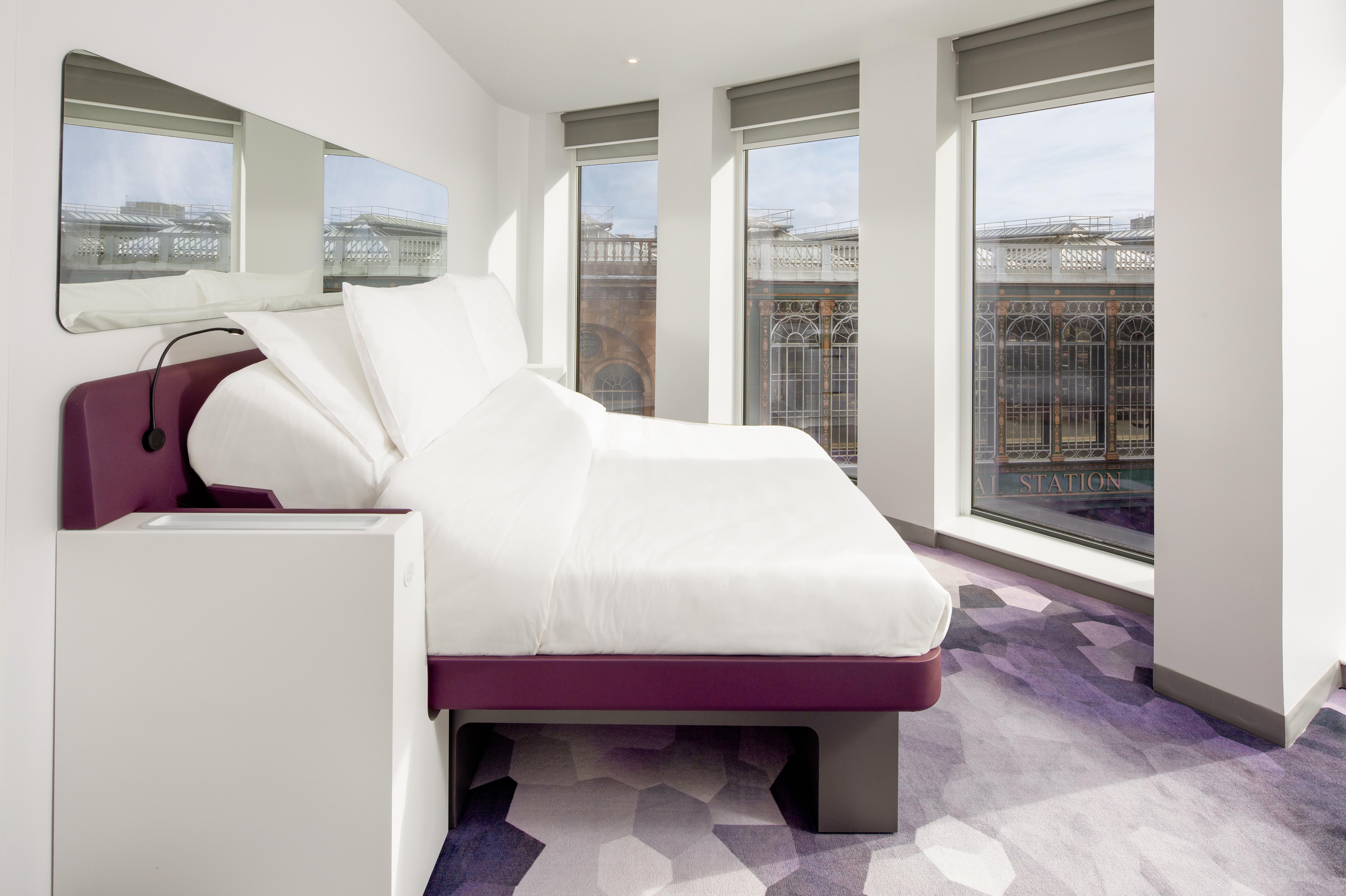 Yotel غلاسغو المظهر الخارجي الصورة The room of the hotel