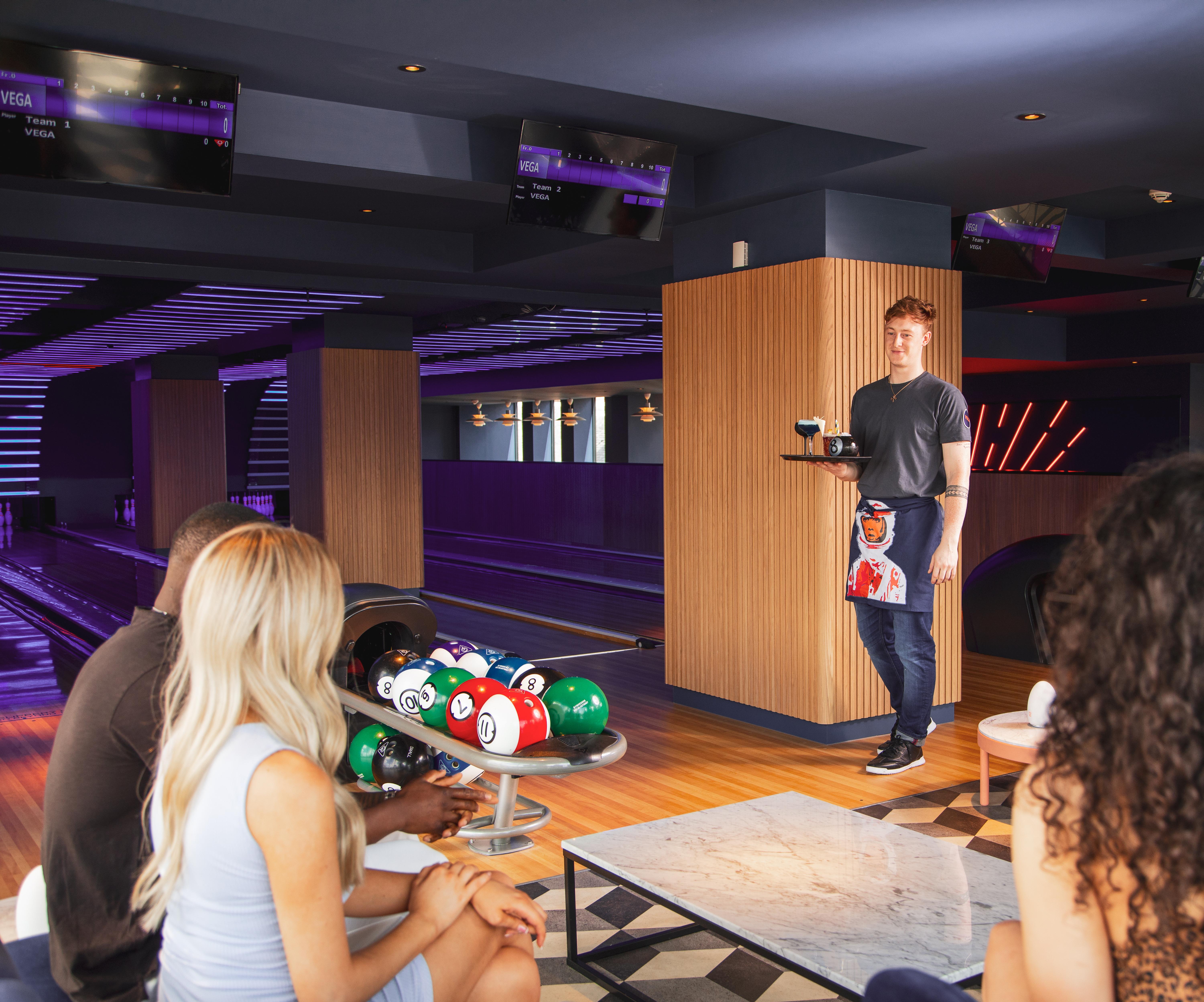 Yotel غلاسغو المظهر الخارجي الصورة Bowling alley in Las Vegas